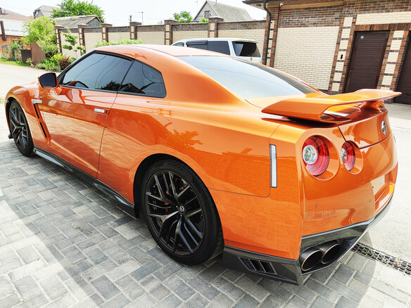 2017 Nissan GT-R I Рестайлинг 3, оранжевый, 15500000 рублей - вид 4