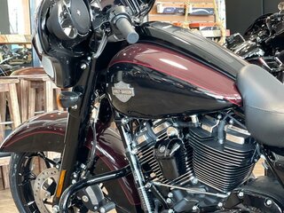 2022 Harley-Davidson Street Glide, пурпурный, 3600000 рублей, вид 4