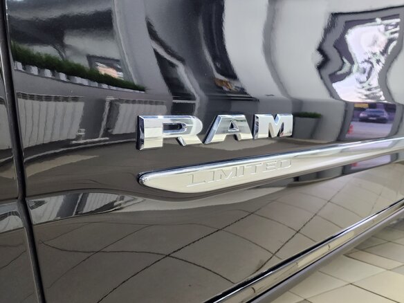 2023 Ram 1500 Crew Cab eTorque V, чёрный, 11100000 рублей - вид 18