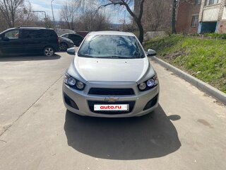 2015 Chevrolet Aveo II, серебристый, 700000 рублей, вид 2