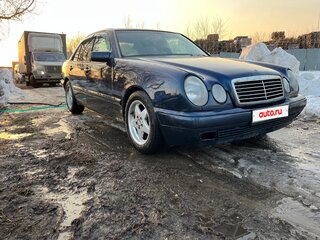 1996 Mercedes-Benz E-Класс 230 II (W210, S210), фиолетовый, 365000 рублей, вид 2