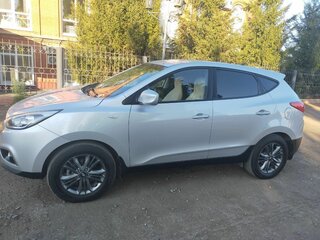 2014 Hyundai ix35 I Рестайлинг, серебристый, 1150000 рублей, вид 4