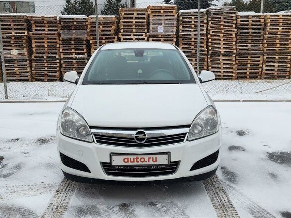 2010 Opel Astra H Рестайлинг, белый, 550000 рублей