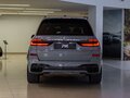 2022 BMW X7 M60i I (G07) Рестайлинг, серый - вид 4
