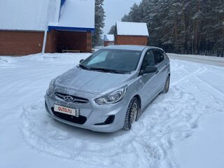 2011 Hyundai Solaris I, серебристый, 729000 рублей, вид 1