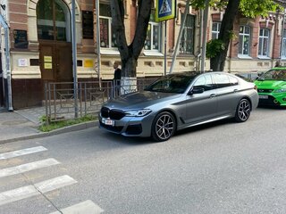 2020 BMW 5 серии 530d xDrive VII (G30/G31/G38) Рестайлинг, серый, 7700000 рублей, вид 5
