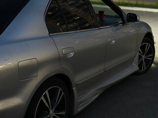 2003 Mitsubishi Galant VIII Рестайлинг, серебристый, 370000 рублей, вид 3