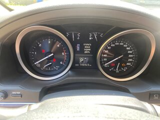 2014 Toyota Land Cruiser 200 Series Рестайлинг 1, чёрный, 3750000 рублей, вид 3