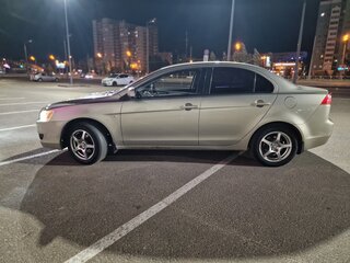 2007 Mitsubishi Lancer X, бежевый, 800000 рублей, вид 4