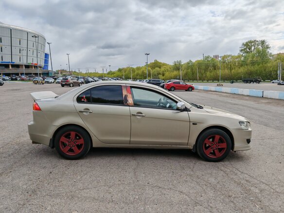 2008 Mitsubishi Lancer X, бежевый, 1000000 рублей - вид 8