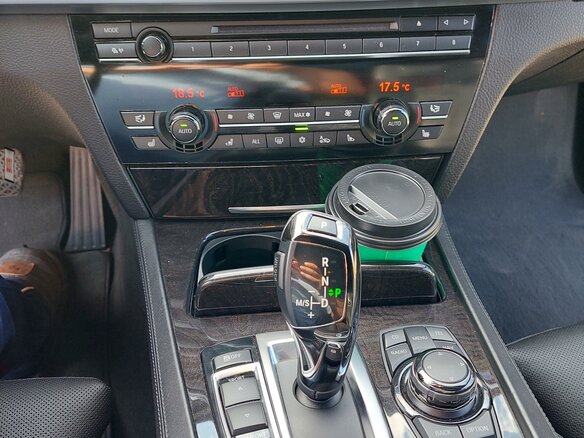 2011 BMW 7 серии 750i V (F01/F02/F04), белый, 5000000 рублей - вид 13
