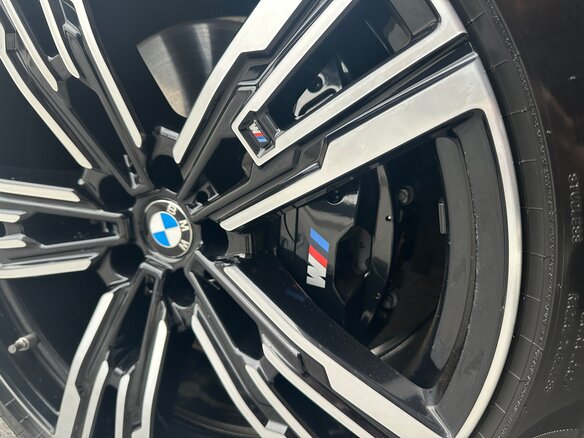 2023 BMW 7 серии 740d xDrive VII (G70), чёрный, 13300000 рублей - вид 11