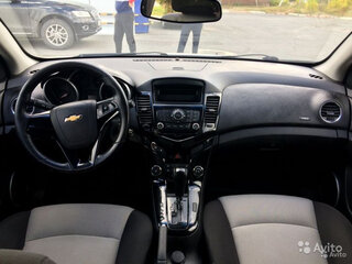 2011 Chevrolet Cruze I, белый, 900000 рублей, вид 3