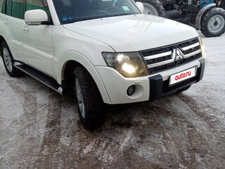 2011 Mitsubishi Pajero IV, белый, 1850000 рублей, вид 3