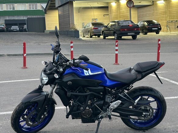 2017 Yamaha MT-07 (FZ-07), синий, 800000 рублей - вид 2