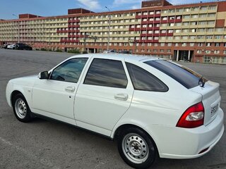 2010 Lada (ВАЗ) Priora I, белый, 380000 рублей, вид 3