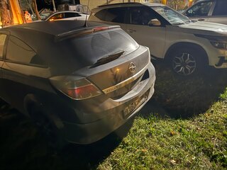 2010 Opel Astra GTC H Рестайлинг, серый, 700000 рублей, вид 3