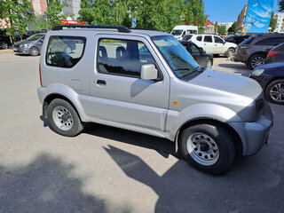2010 Suzuki Jimny III Рестайлинг 1, серебристый, 1520000 рублей, вид 2