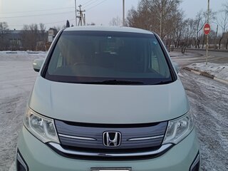 2016 Honda Stepwgn V, белый, 1920000 рублей, вид 2