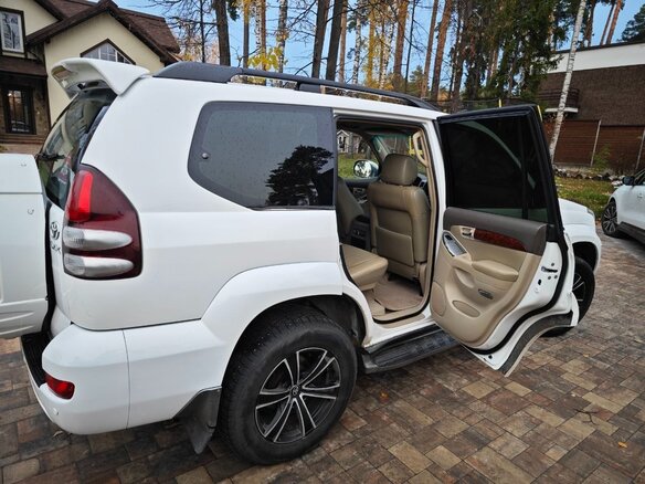 2004 Toyota Land Cruiser Prado 5-speed 120 Series, белый, 1650000 рублей - вид 8