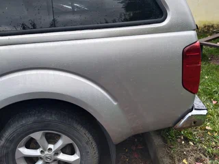 2007 Nissan Navara (Frontier) III (D40), серебристый, 850000 рублей, вид 5