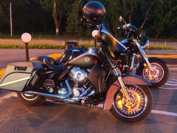 2011 Harley-Davidson Electra Glide, серый, 870000 рублей - вид 4