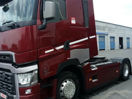 2016 Renault T-Series, пурпурный, 7500000 рублей, вид 3