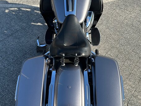 2017 Harley-Davidson Ultra Limited, серебристый, 1800000 рублей, вид 5