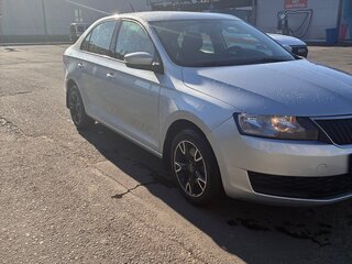 2018 Skoda Rapid I Рестайлинг, серебристый, 950000 рублей, вид 2