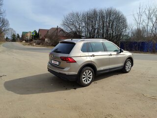 2021 Volkswagen Tiguan II Рестайлинг, золотистый, 2500000 рублей, вид 5
