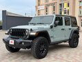 2024 Jeep Wrangler 4xe IV (JL) Рестайлинг, серебристый, 6900000 рублей - вид 3