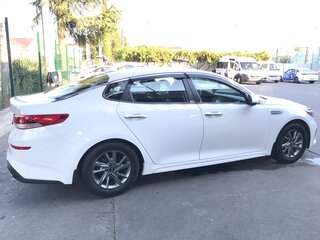 2019 Kia Optima IV Рестайлинг, белый, 2500000 рублей, вид 2