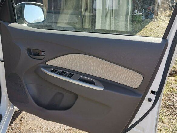 2010 Toyota Belta I, белый, 825000 рублей - вид 4