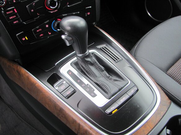2011 Audi Q5 I (8R), белый - вид 13