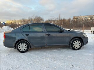 2011 Skoda Octavia II (A5) Рестайлинг, серый, 600000 рублей, вид 2