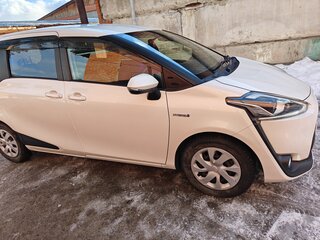 2018 Toyota Sienta II, белый, 1680000 рублей, вид 3