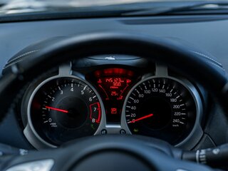 2018 Nissan Juke I Рестайлинг, чёрный, 1225000 рублей, вид 5