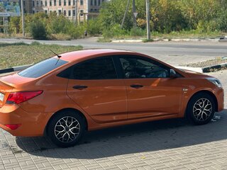 2015 Hyundai Solaris I Рестайлинг, оранжевый, 1320000 рублей, вид 2