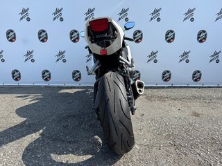 2009 Honda CBR 1000 RR/RA Fireblade, белый, 800000 рублей, вид 4