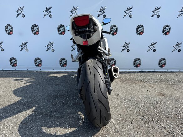 2009 Honda CBR 1000 RR/RA Fireblade, белый, 800000 рублей - вид 3