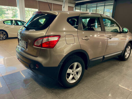 2011 Nissan Qashqai I Рестайлинг, коричневый, 790000 рублей, вид 4