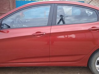 2012 Hyundai Solaris I, красный, 700000 рублей, вид 4