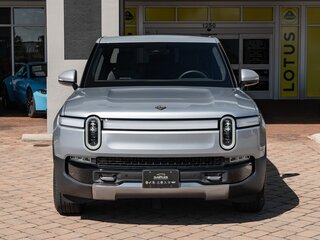 2024 Rivian R1T QM Large, серебристый, 11819962 рублей, вид 2