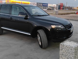 2007 Volkswagen Touareg I Рестайлинг, чёрный, 999999 рублей, вид 1