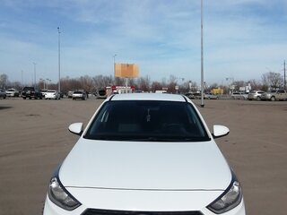 2017 Hyundai Solaris II, белый, 1200000 рублей, вид 5