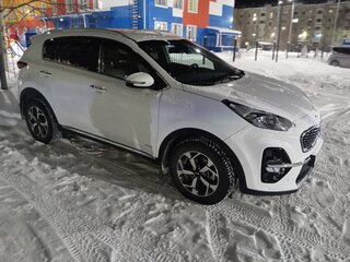 2019 Kia Sportage IV Рестайлинг, белый, 2650000 рублей, вид 3