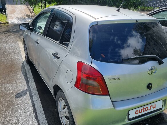 2007 Toyota Yaris II, серебристый, 430000 рублей - вид 18