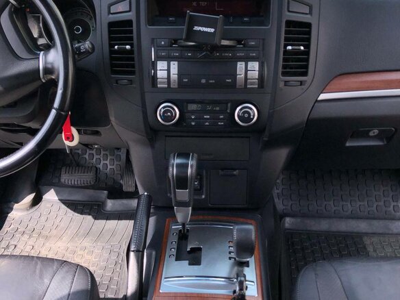 2007 Mitsubishi Pajero IV, чёрный, 2999999 рублей - вид 25