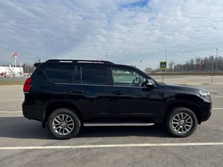2018 Toyota Land Cruiser Prado 150 Series Рестайлинг 2, чёрный, 4099000 рублей, вид 4
