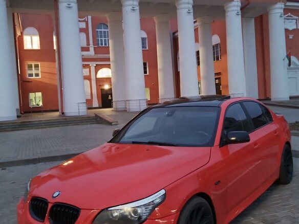 2003 BMW 5 серии 530i V (E60/E61), красный, 1150000 рублей